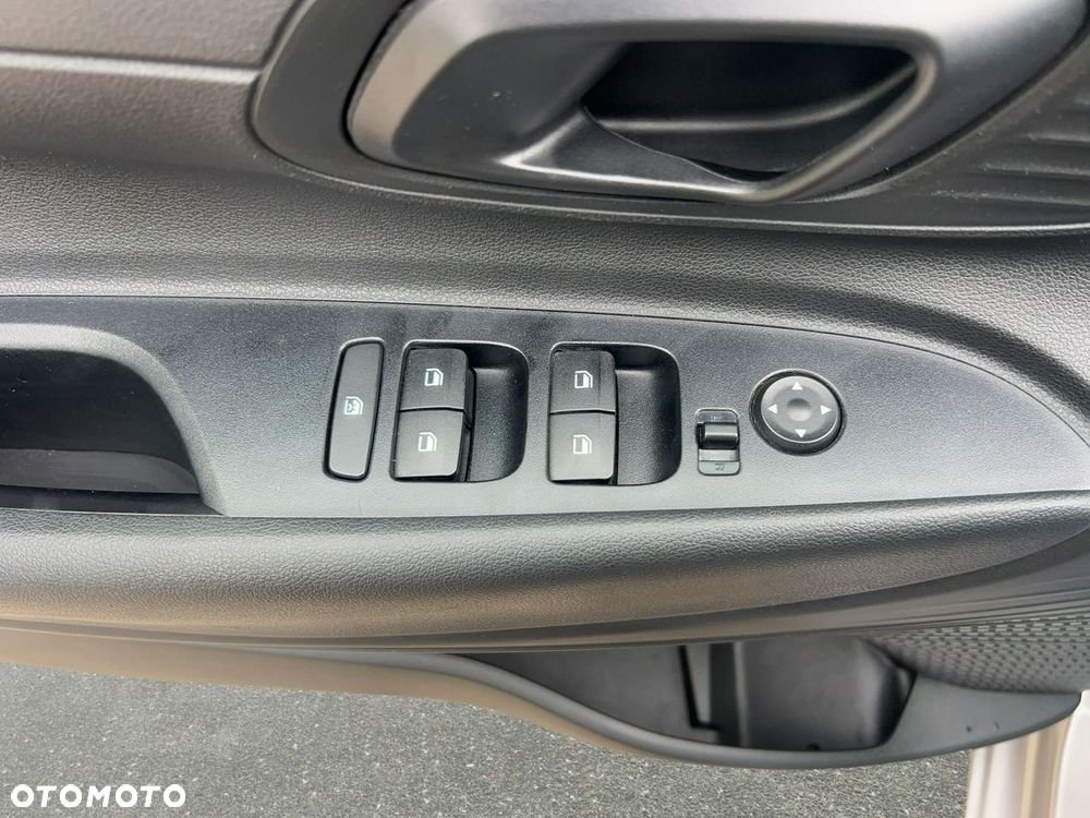 Hyundai i20 - 11