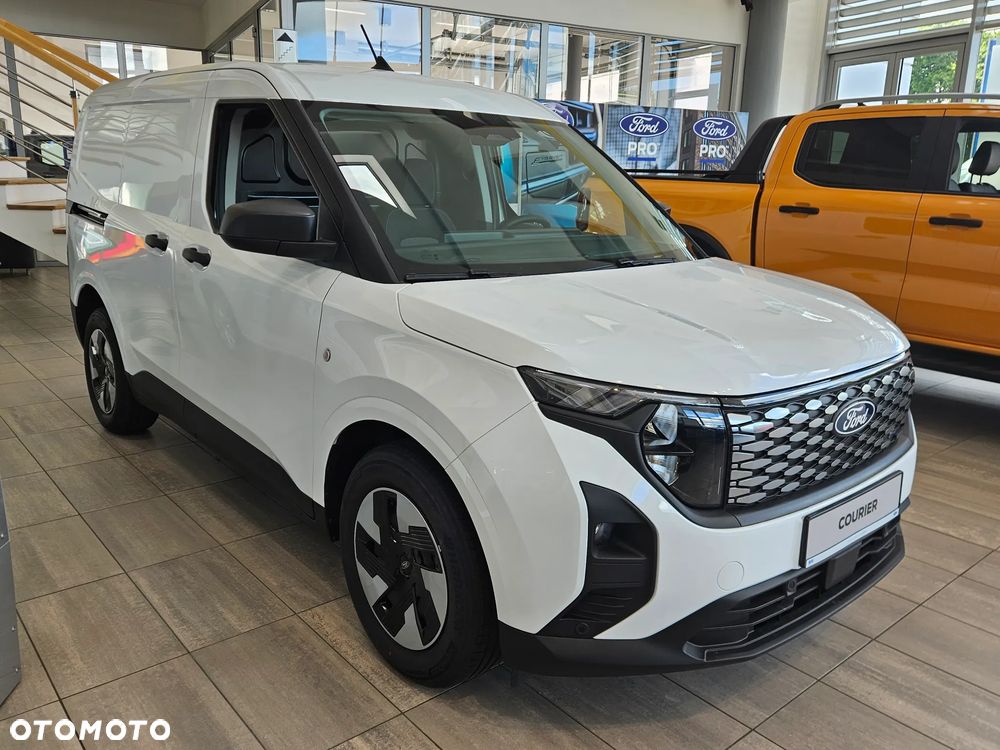Ford E-Transit Courier - 3