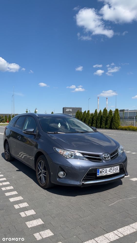 Toyota Auris 1.6 Premium Comfort - 24