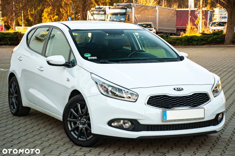 Kia Ceed 1.6 GDI Platinum Edition - 25