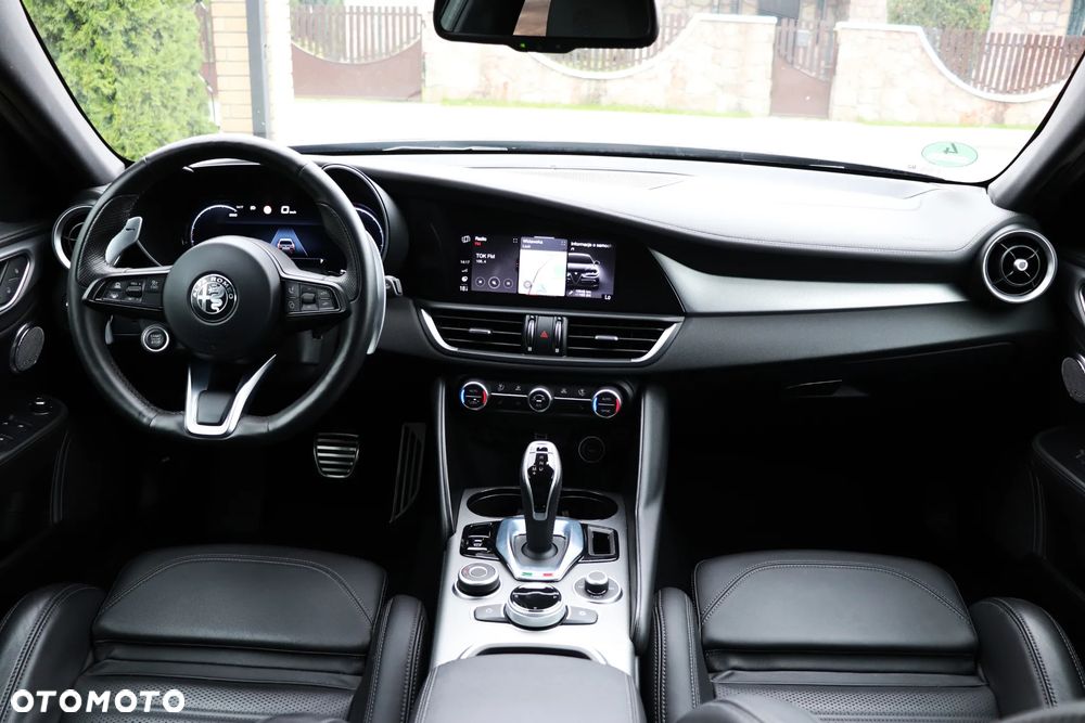 Alfa Romeo Giulia 2.0 Turbo Veloce Q4 - 24