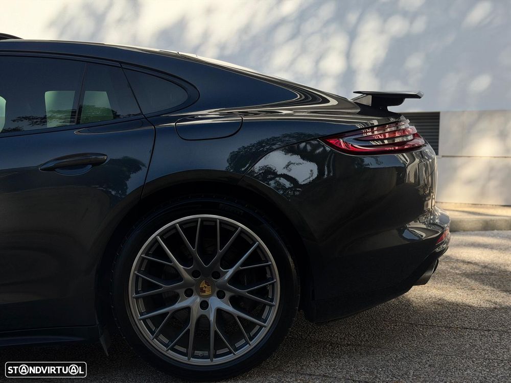 Porsche Panamera 4 E-Hybrid - 18