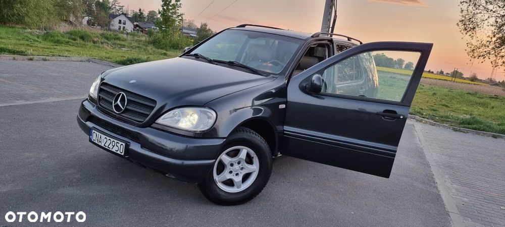 Mercedes-Benz ML - 14