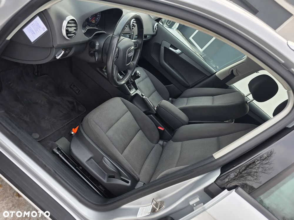 Audi A3 Sportback 2.0 TDI DPF Ambiente - 4