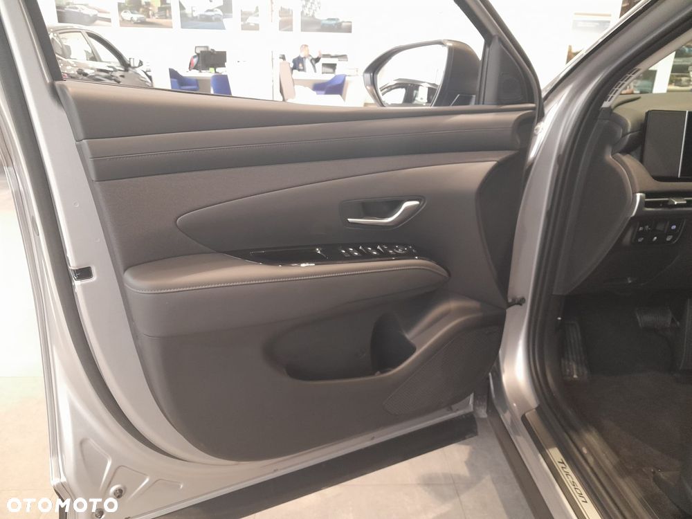 Hyundai Tucson 1.6 T-GDi HEV Executive 2WD - 14