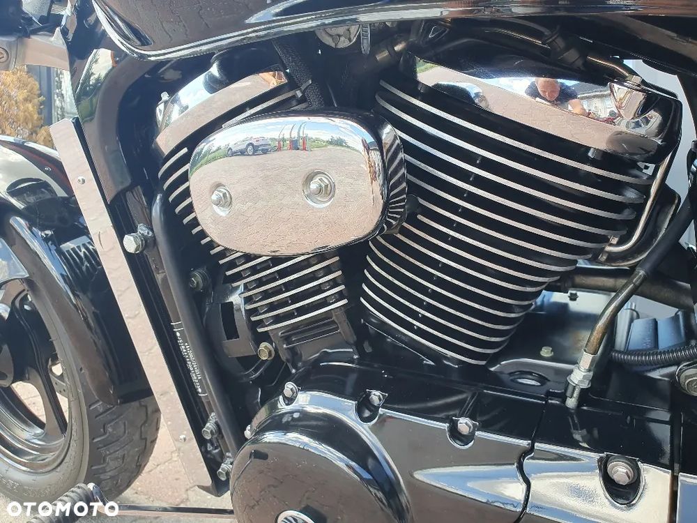 Suzuki Intruder - 16