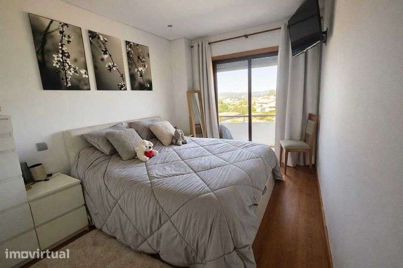 T3 Duplex com 2 varandas, suite, lugar de garagem e arrecadação - Grande imagem: 5/11