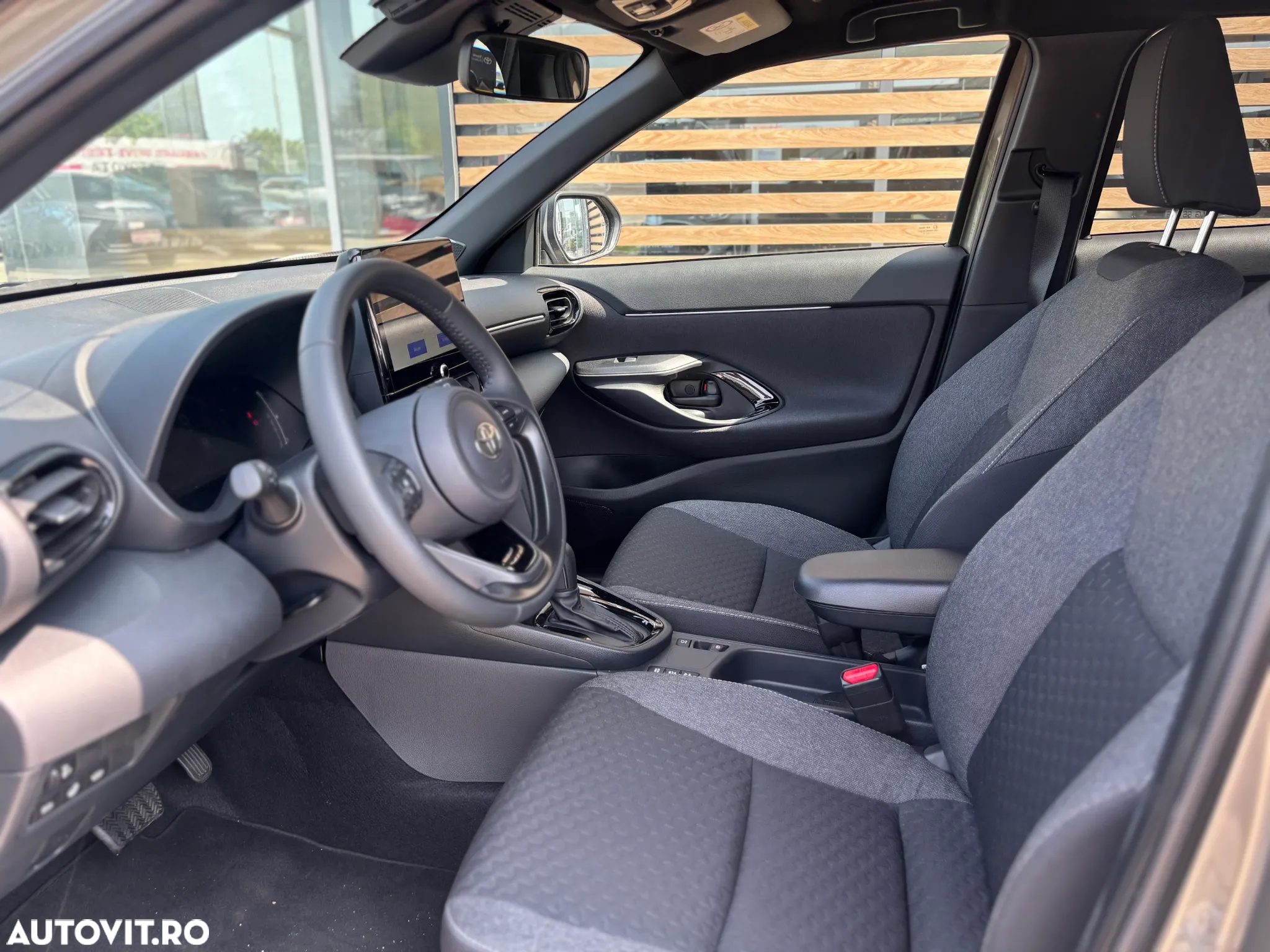 Toyota Yaris Cross 1.5 VVT-i HSD 4x2 Dynamic - 18