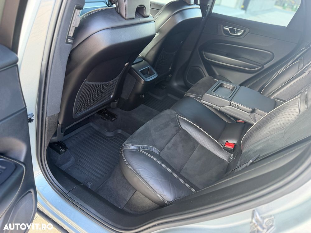 Volvo XC 60 D4 AWD Geartronic RDesign - 11
