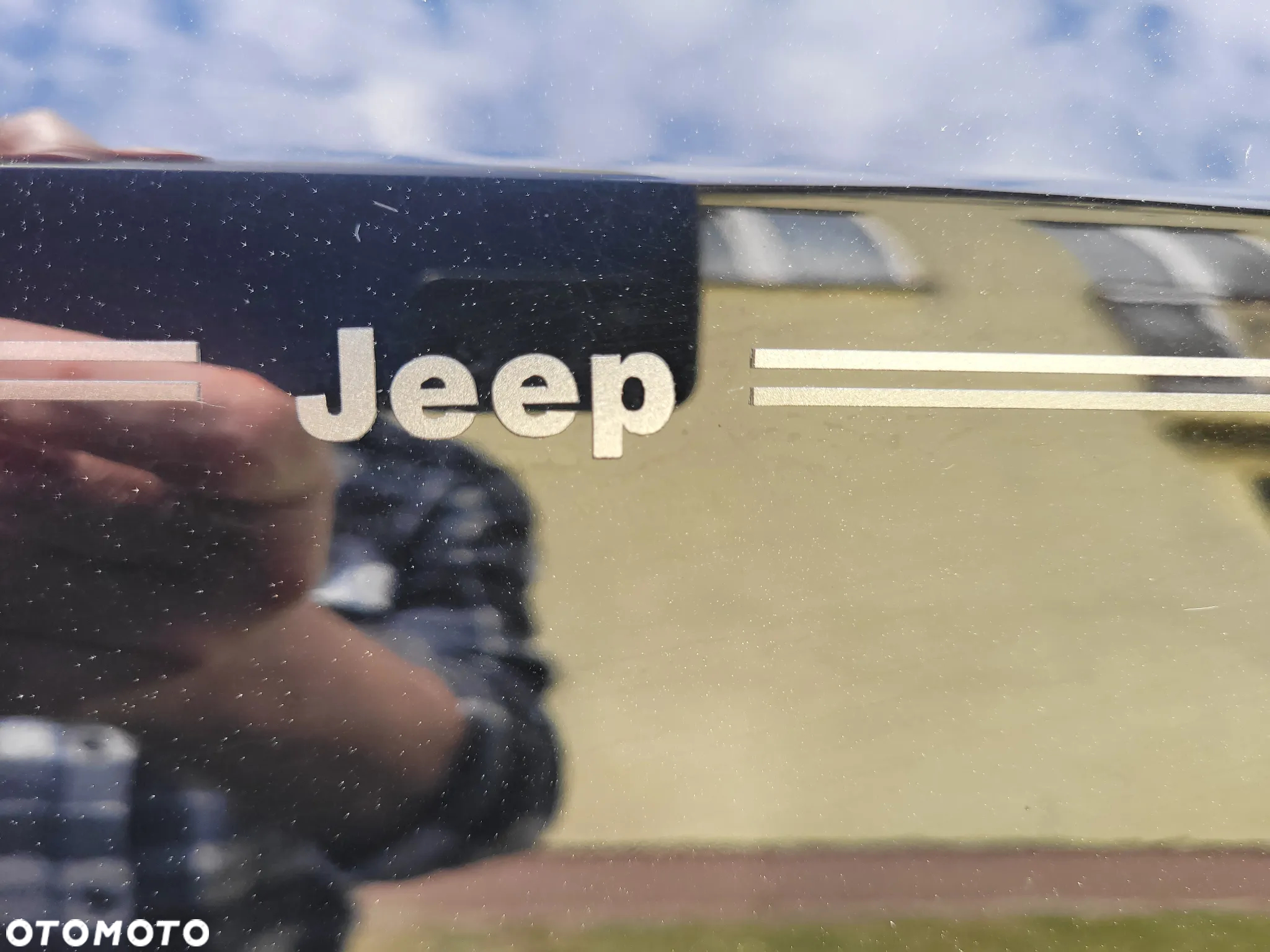 Jeep Grand Cherokee - 18