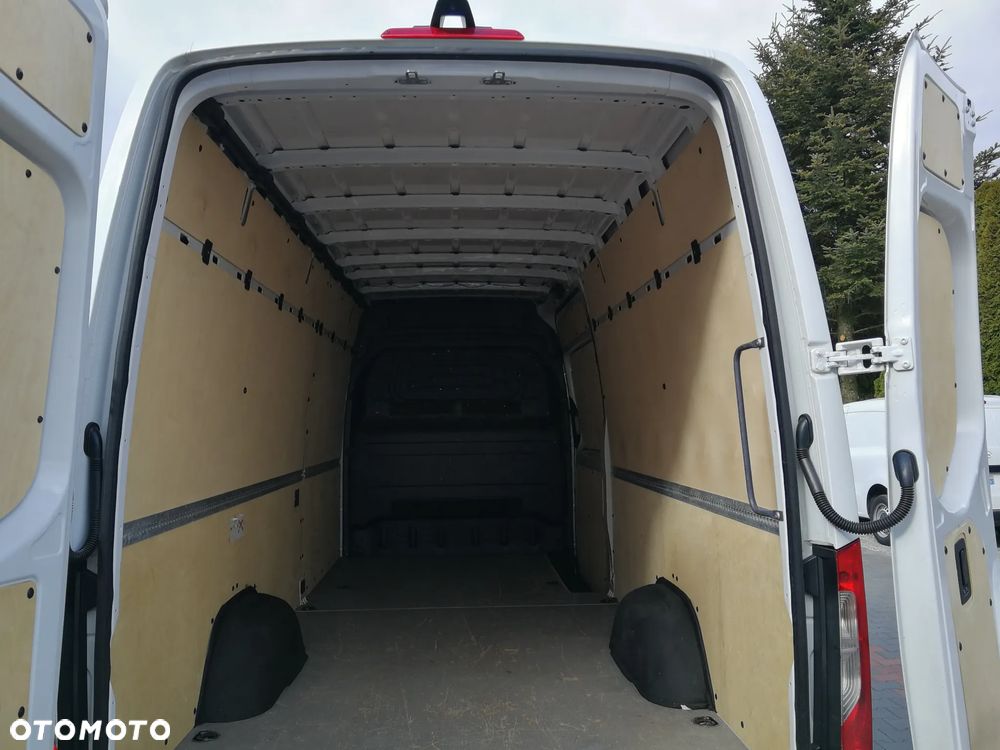 Mercedes-Benz Sprinter - 10