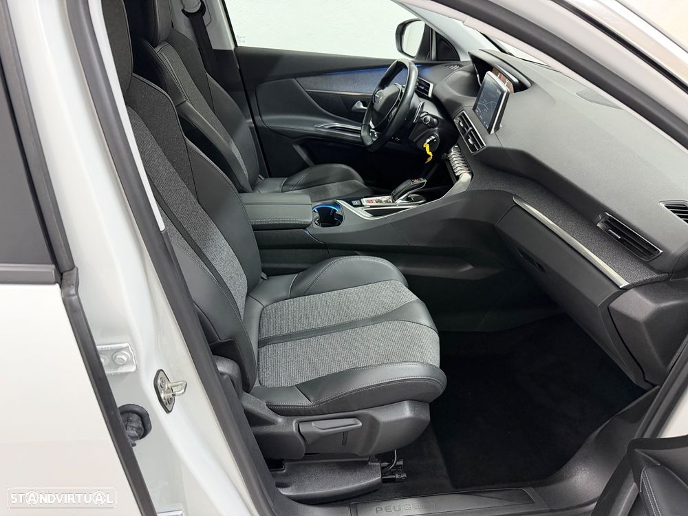 Peugeot 5008 1.5 BlueHDi Allure EAT8 - 31