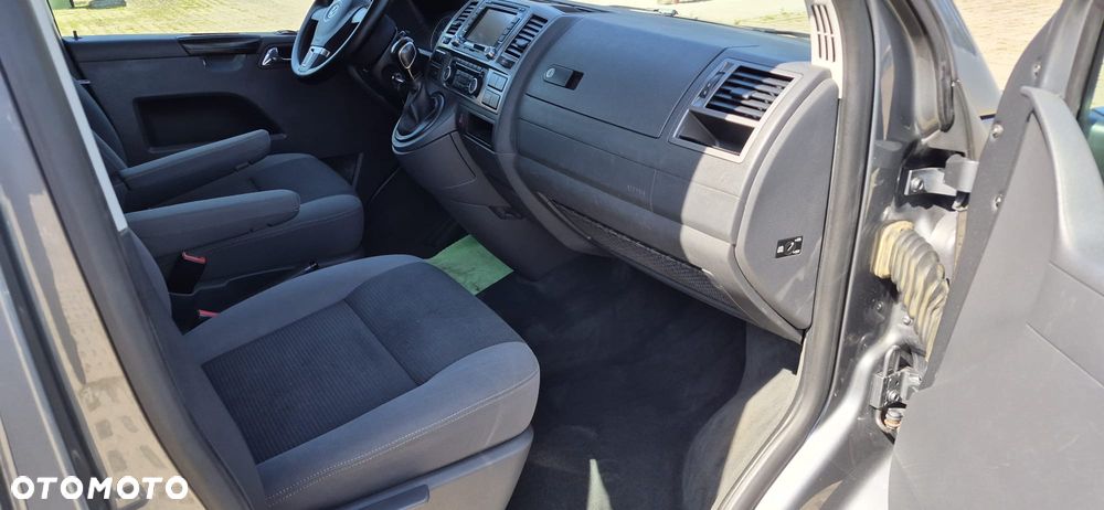 Volkswagen Multivan - 15