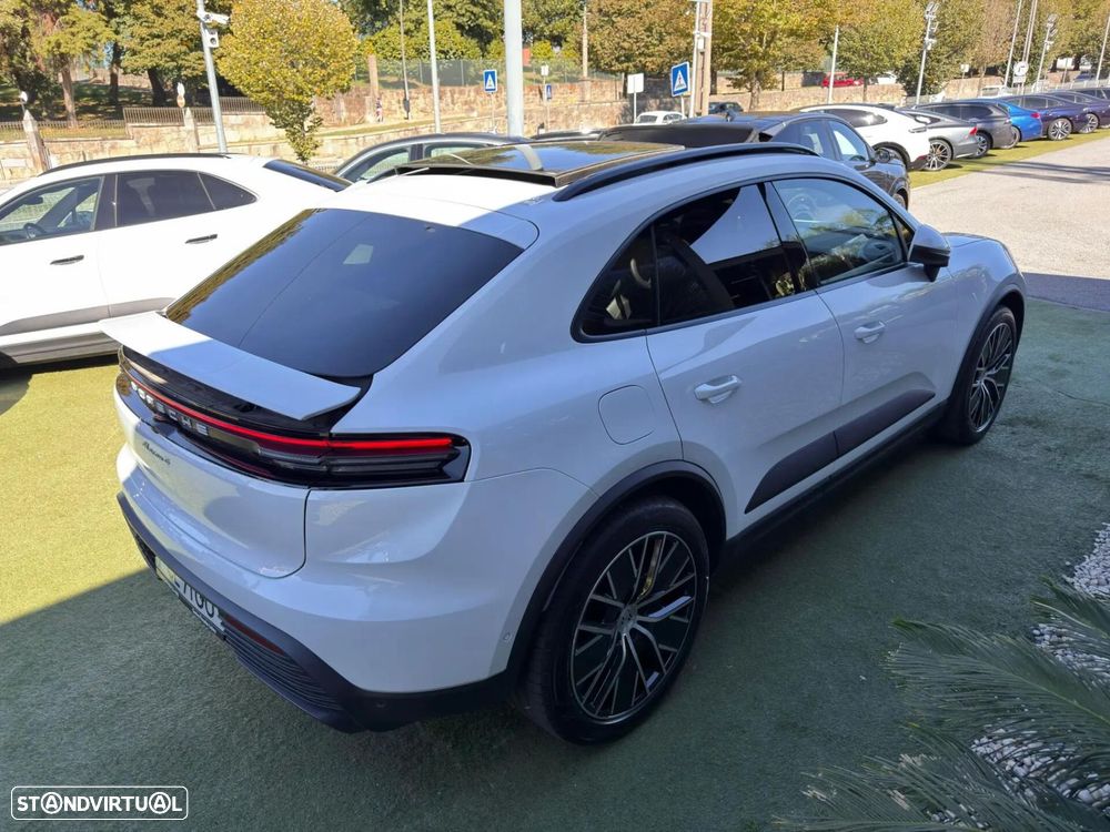 Porsche Macan Electric 4 - 13