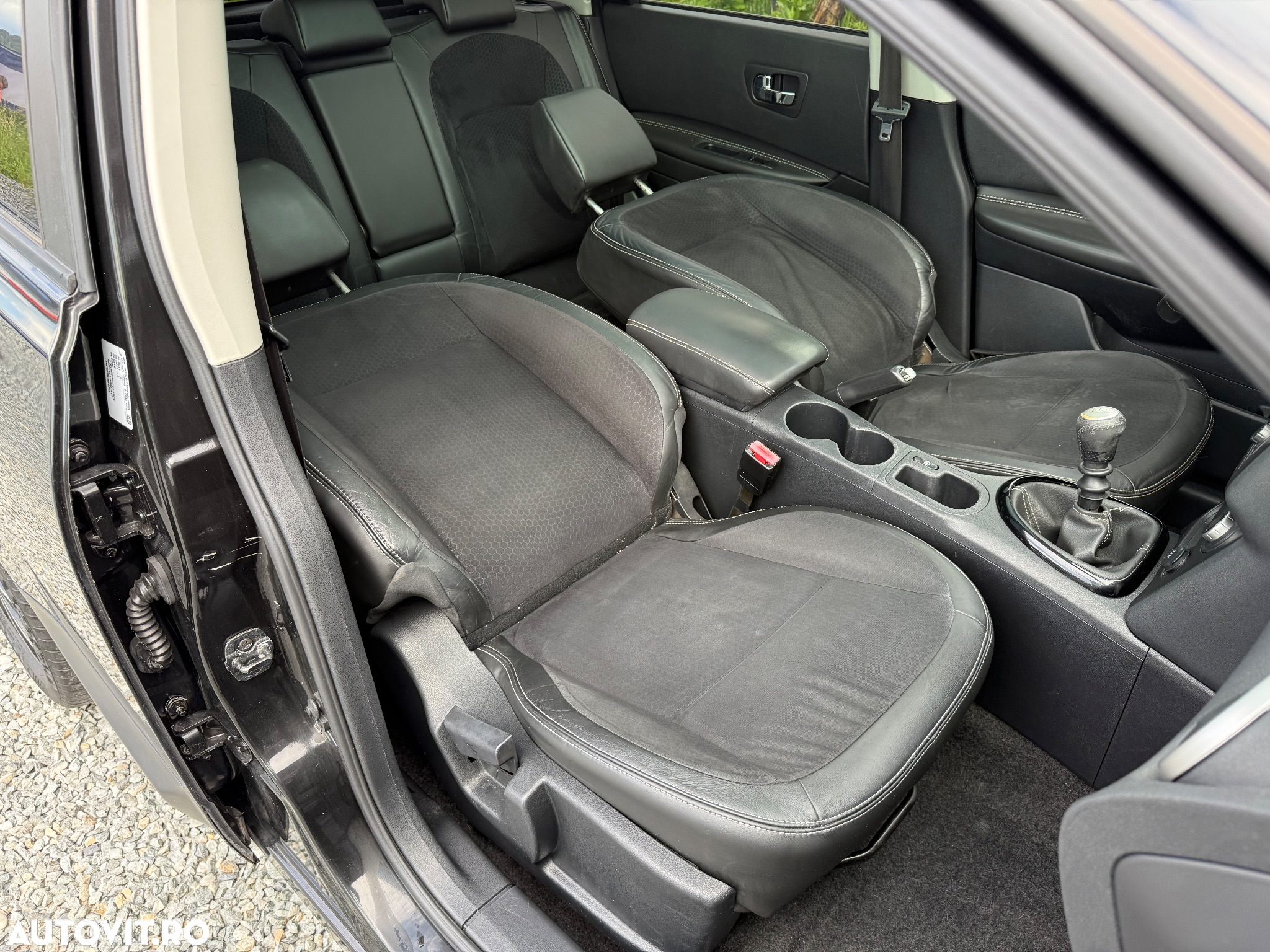 Nissan Qashqai 1.6 DCI DPF Start/Stop tekna - 9