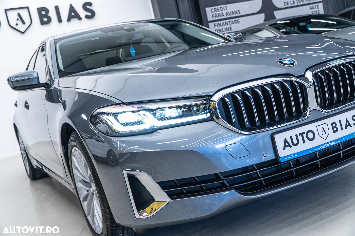 BMW Seria 5 530e Aut. Luxury Line - 29