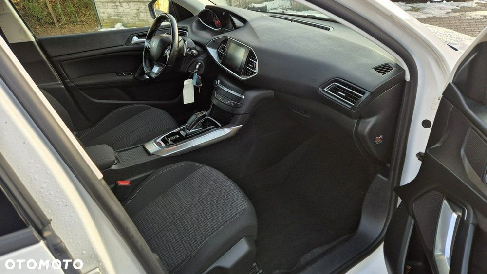 Peugeot 308 BlueHDi FAP 130 EAT8 Stop & Start Allure Pack - 8