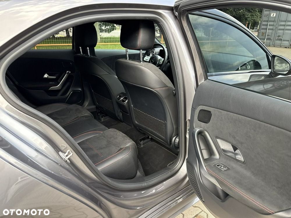 Mercedes-Benz Klasa A 220 4-Matic AMG Line 7G-DCT - 18