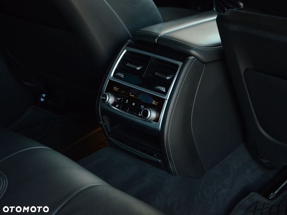 BMW Seria 7 - 31