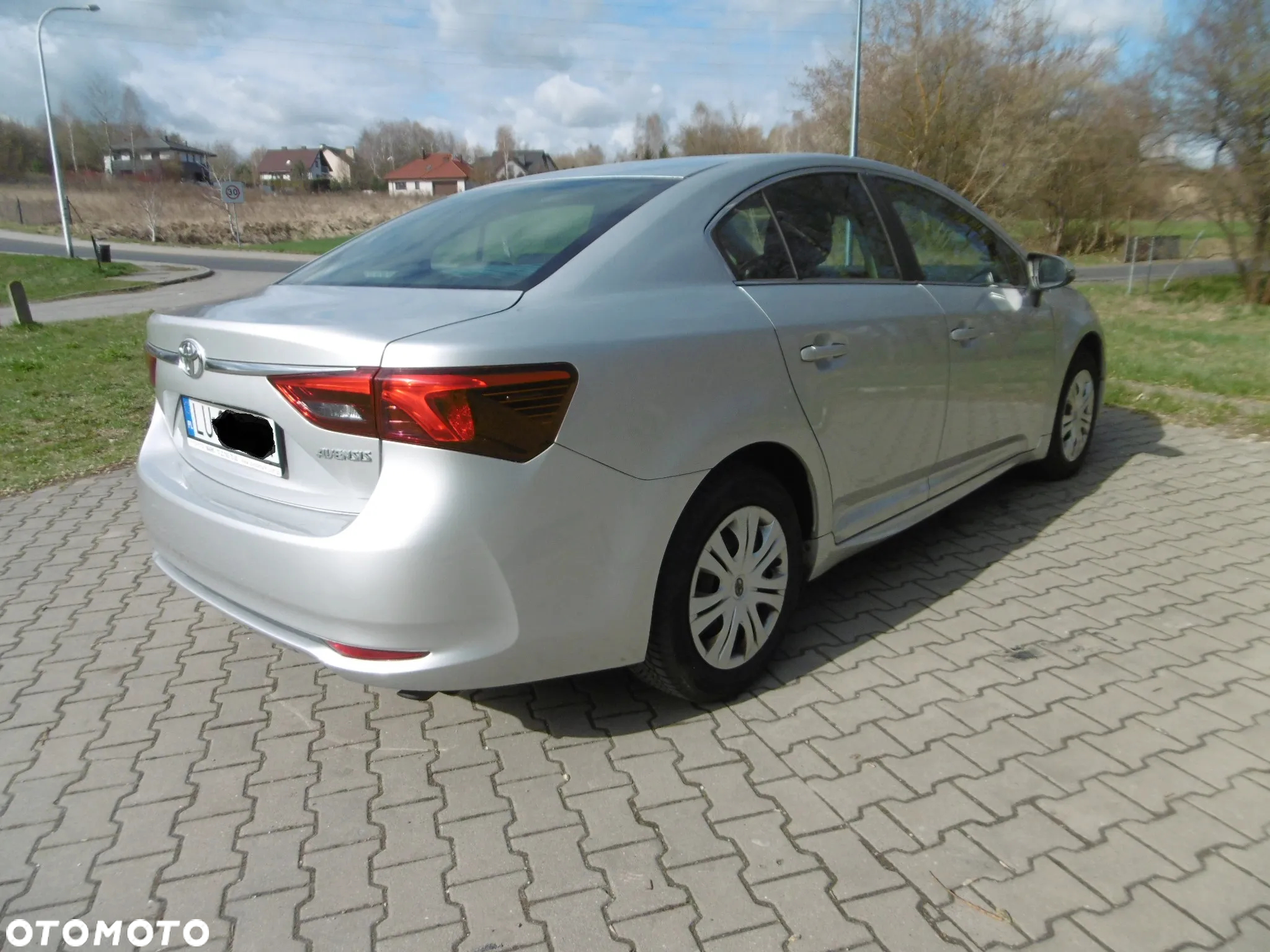 Toyota Avensis 1.6 Active - 6