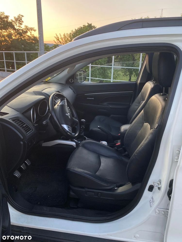 Mitsubishi ASX 1.8 DID Instyle NAVI 4WD AS&G - 11
