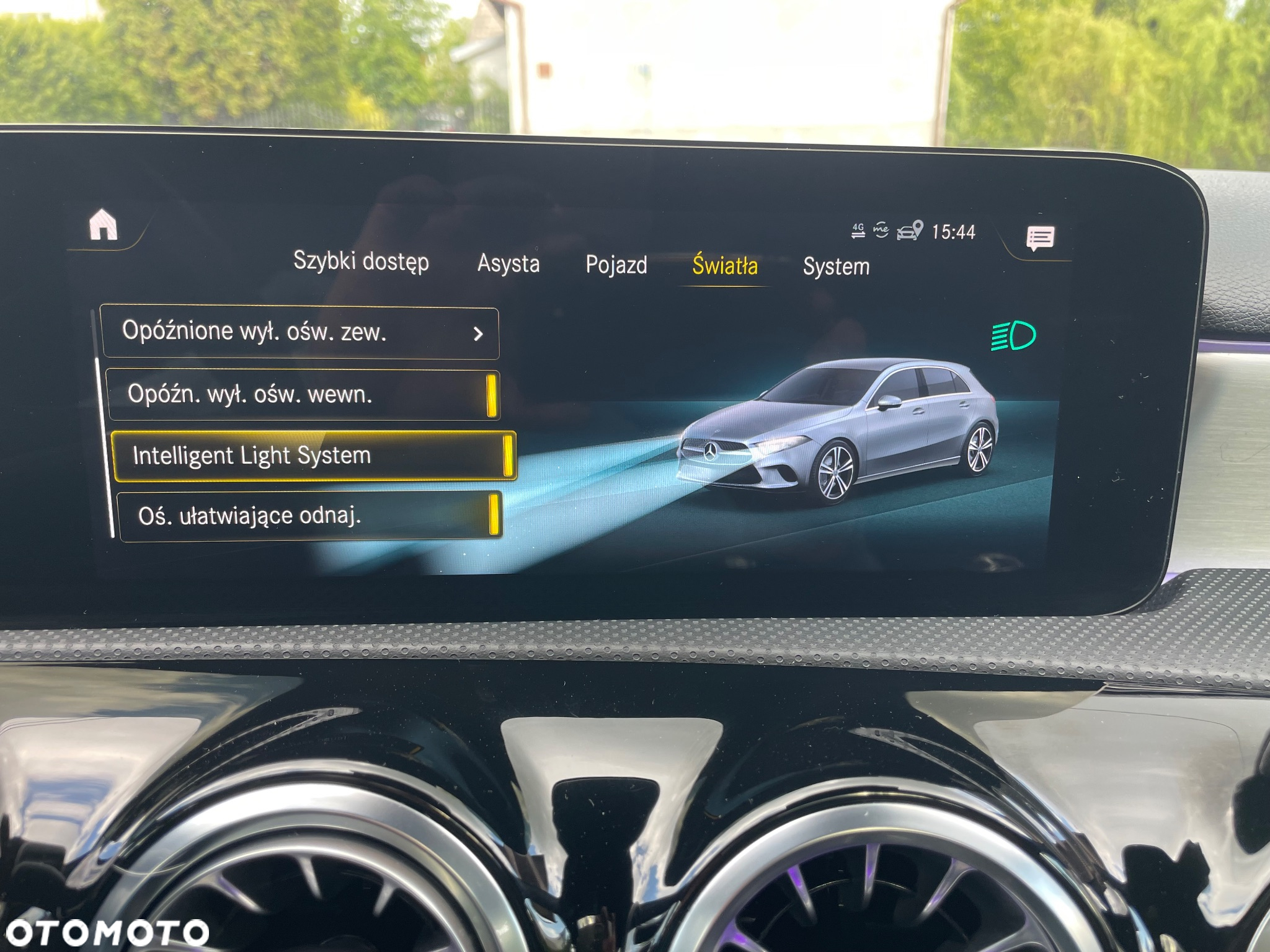 Mercedes-Benz Klasa A 250 E AMG Line 8G-DCT - 26