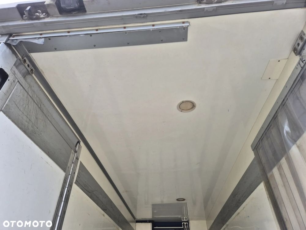 Chłodnia Mroźnia 8 palet, 4.5m , 2 komory, 2 parowniki, zasilanie stacjonarne na prąd, stan bdb! - 21