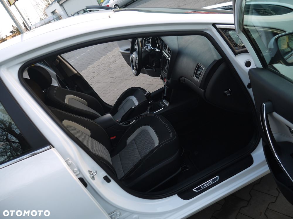 Kia Ceed 1.6 GDI Spirit - 12