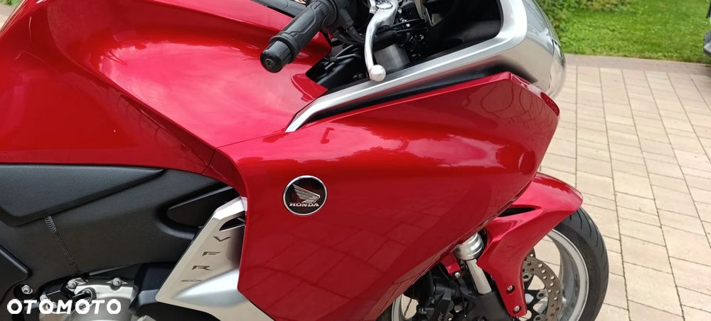 Honda VFR - 29