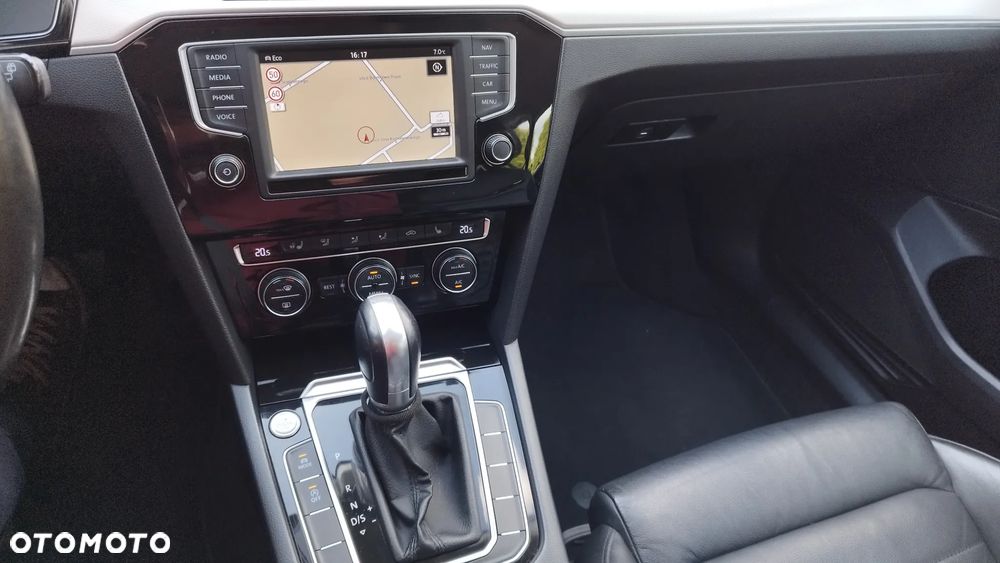 Volkswagen Passat 2.0 TDI SCR DSG Highline - 37