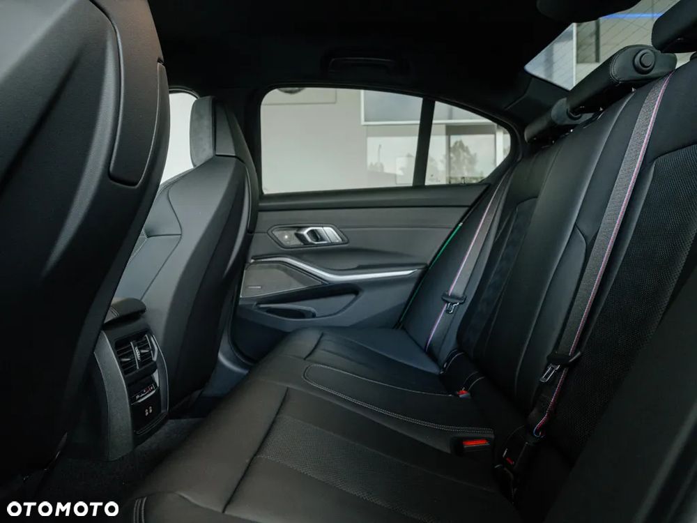 BMW M3 Competition M xDrive - 15