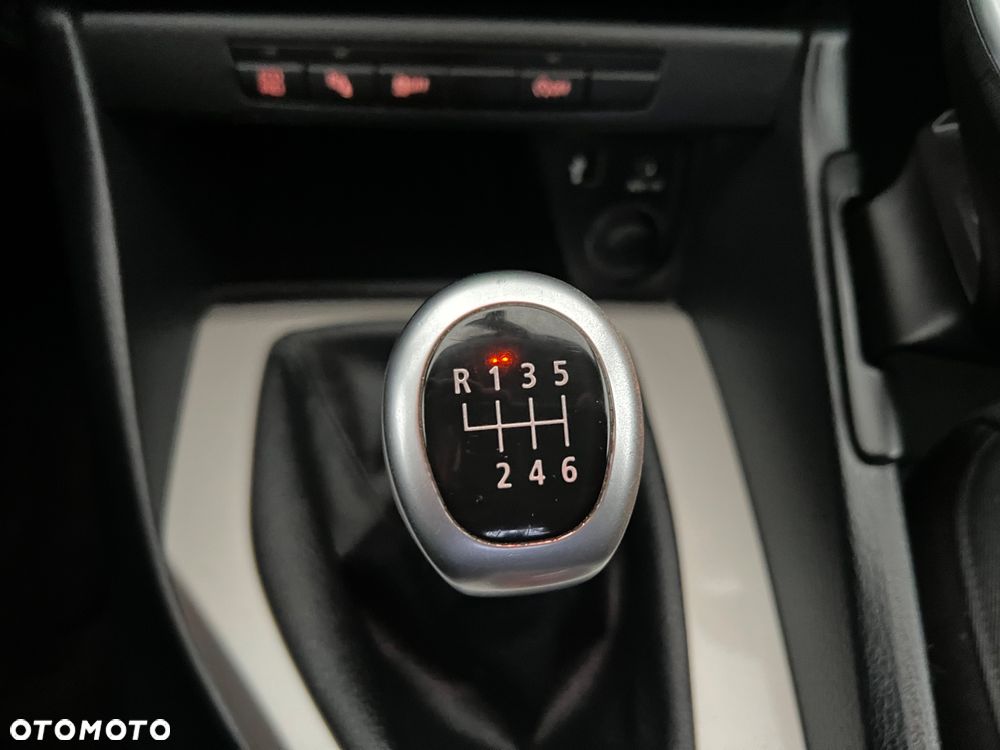 BMW X1 sDrive16d xLine - 38