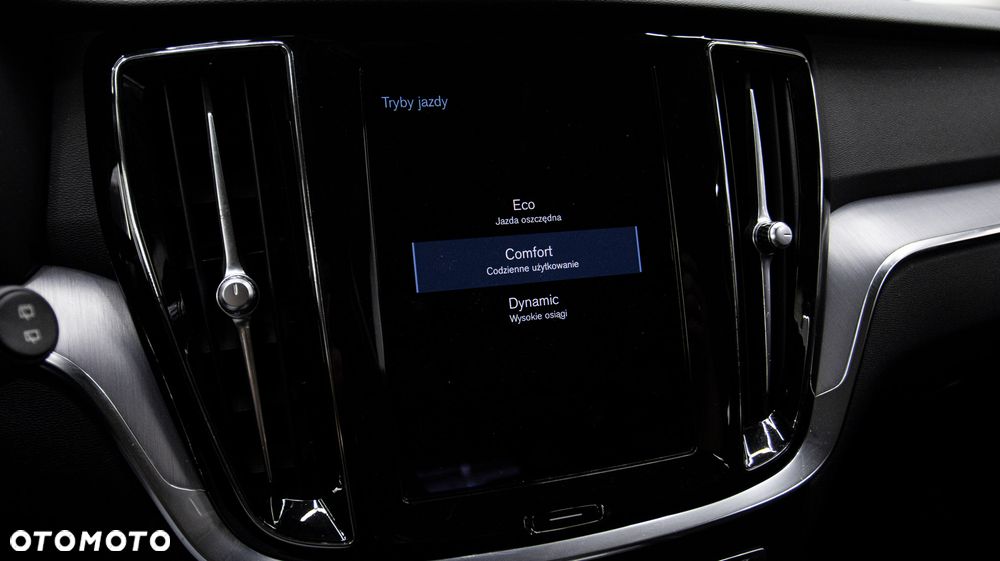 Volvo V60 B4 D Momentum Pro - 24