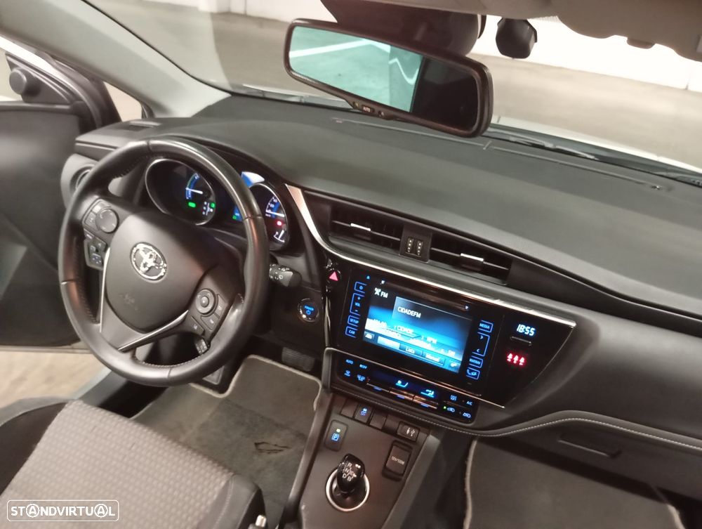 Toyota Auris 1.8 HSD Comfort +P.Sport+Navi - 14