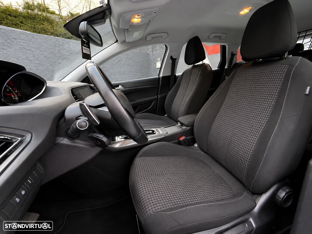 Peugeot 308 1.2 PureTech Allure EAT8 - 8