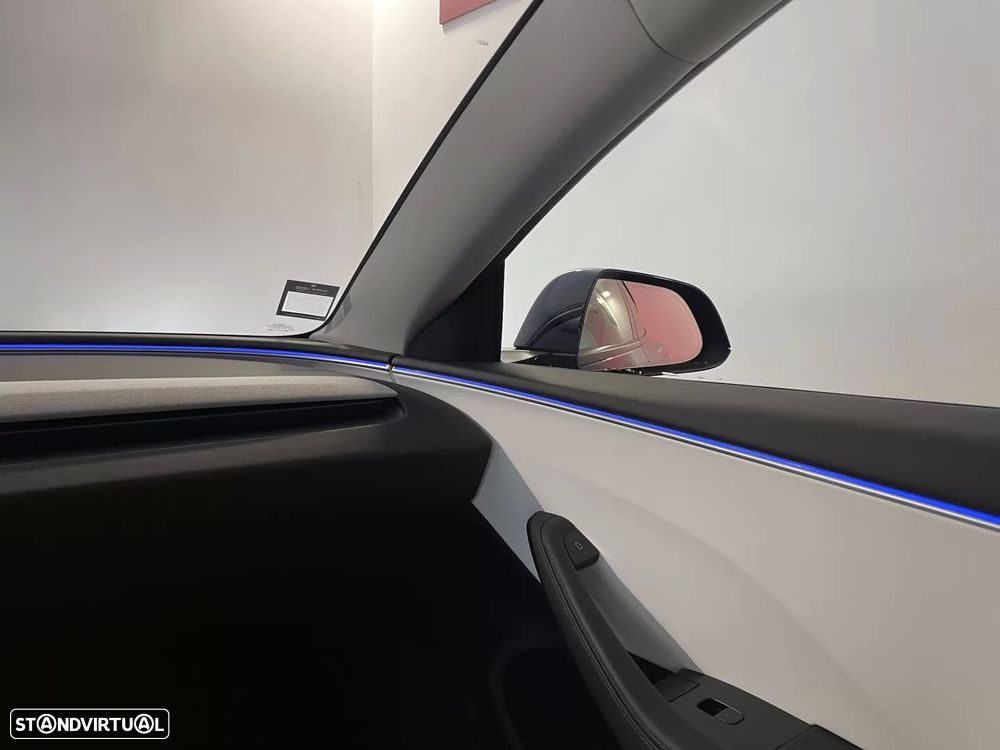 Tesla Model 3 RWD - 42