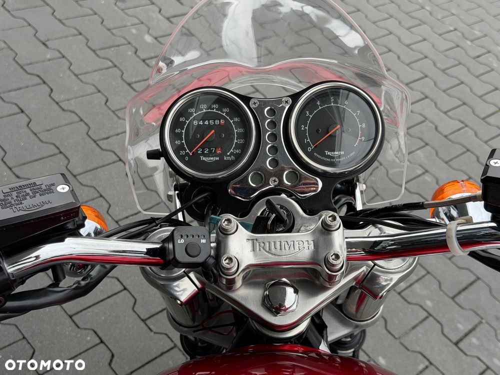 Triumph Thunderbird - 25