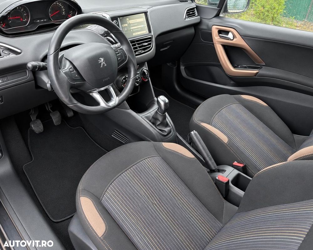 Peugeot 208 PureTech 82 Urban Move - 9