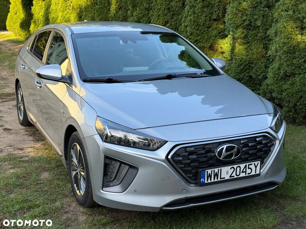 Hyundai IONIQ - 7