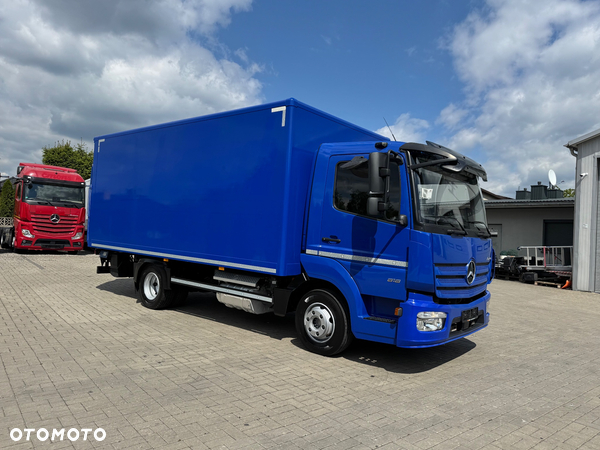 Mercedes-Benz ATEGO 816 KONTENER IZOTERMA  5.30m+ WINDA