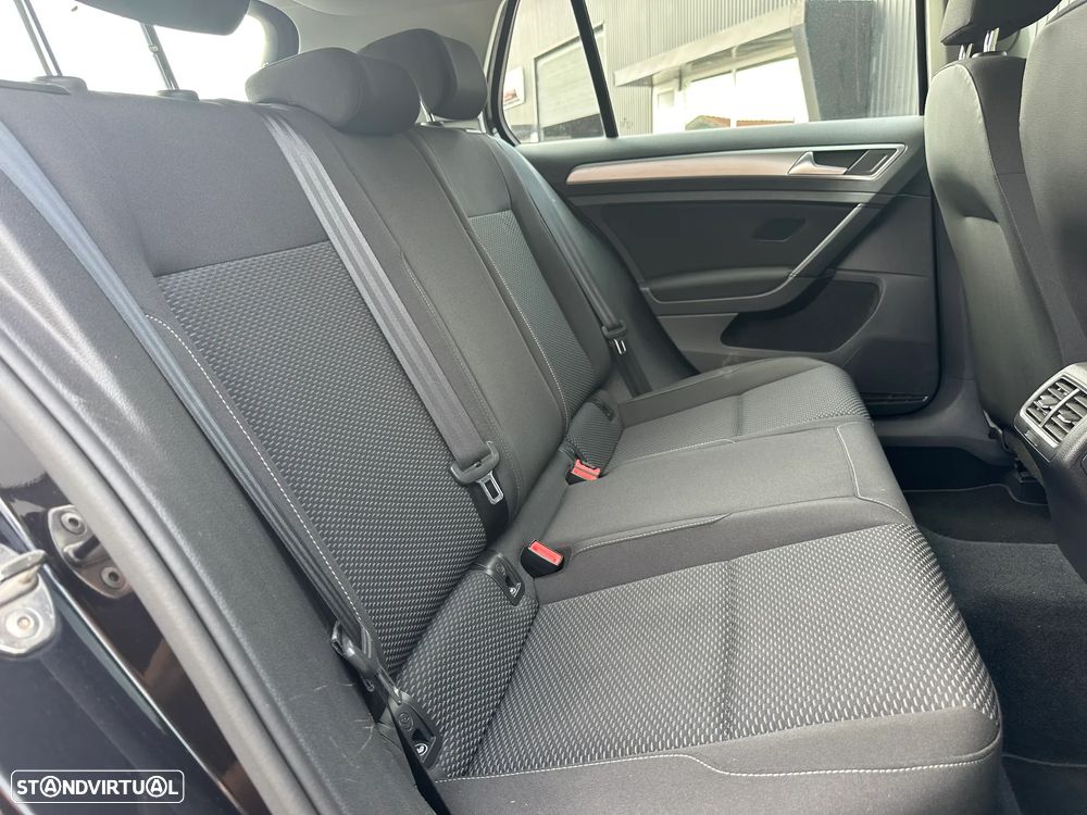 VW Golf 1.6 TDI Confortline - 16