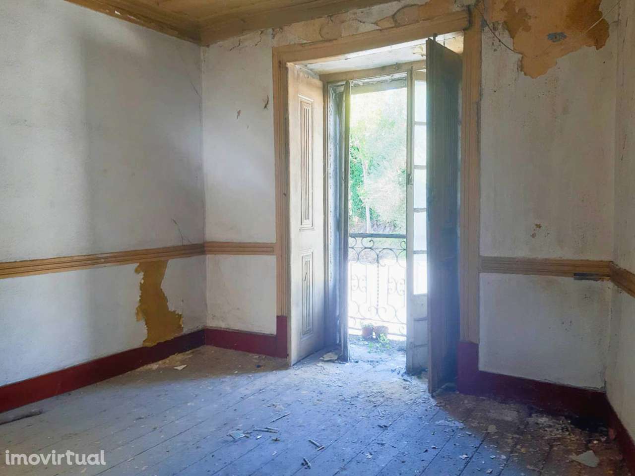 Prédio c/ Duas Frentes e Excelente Exposição Solar - Grande imagem: 3/8