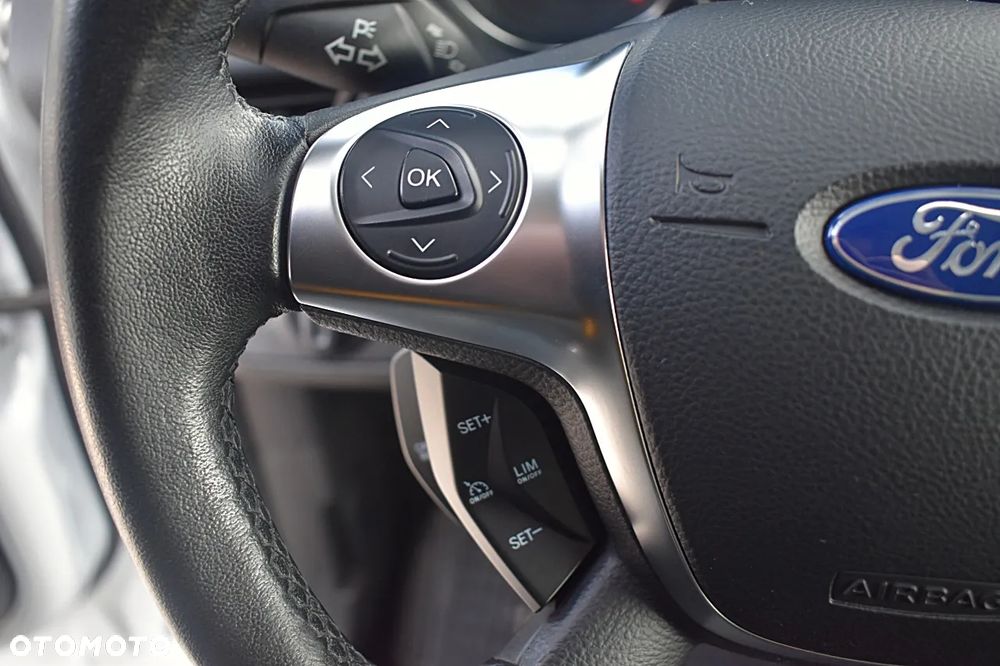 Ford Kuga 2.0 TDCi 2x4 SYNC - 31