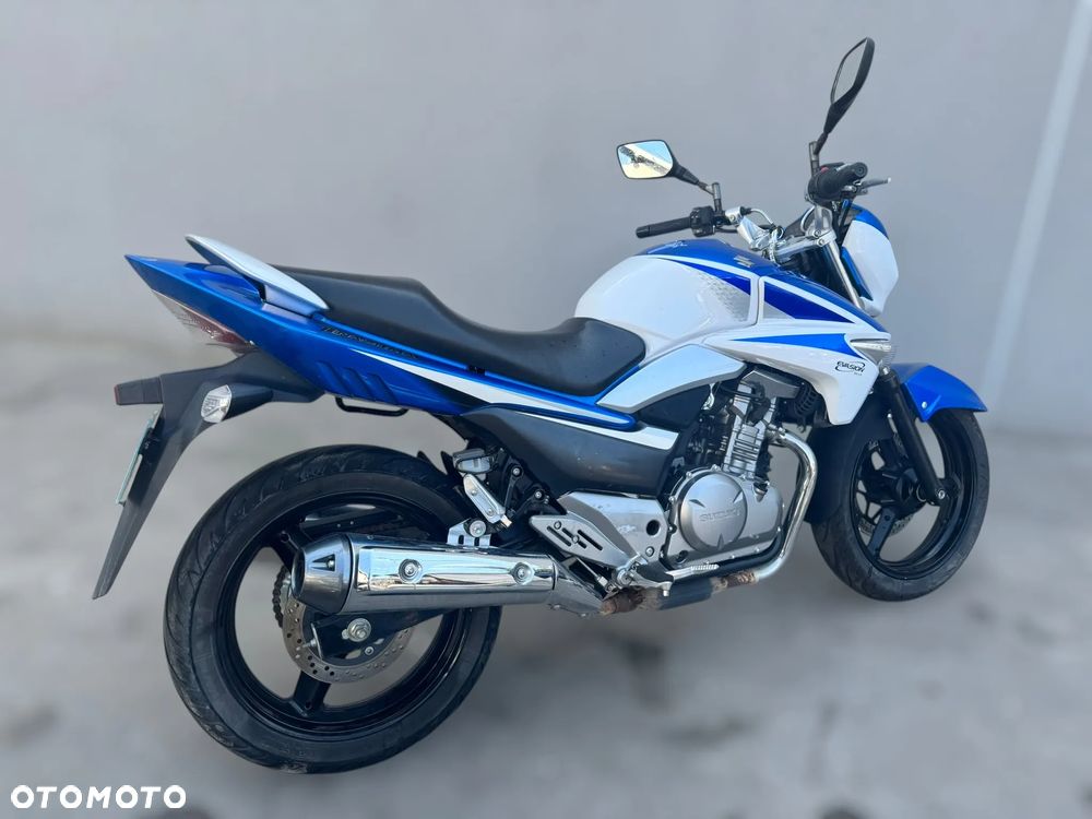 Suzuki GW 250 - 3