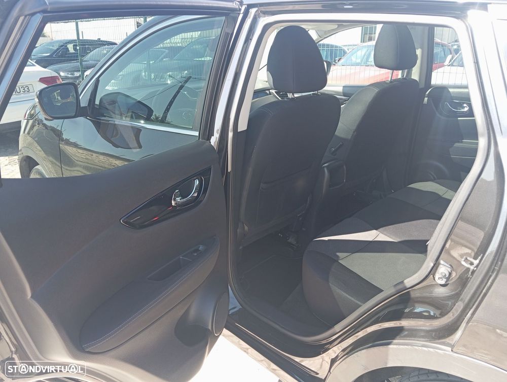 Nissan Qashqai 1.5 dCi N-Connecta 18 - 18
