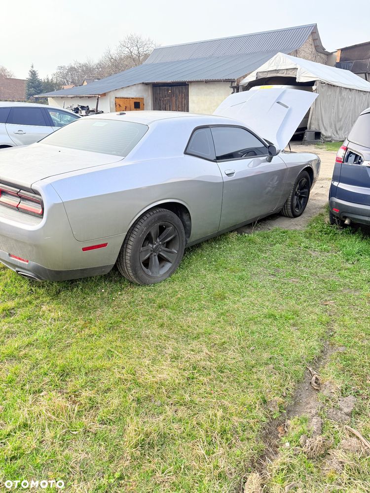 Dodge Challenger - 9