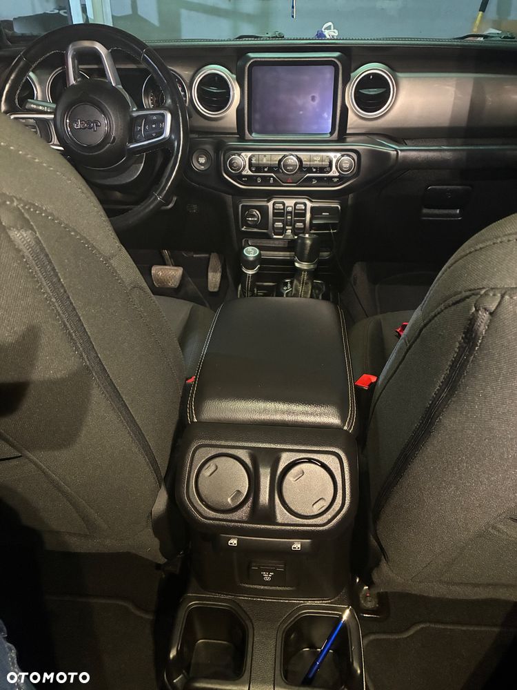 Jeep Wrangler Unlimited GME 2.0 Turbo Sahara - 21