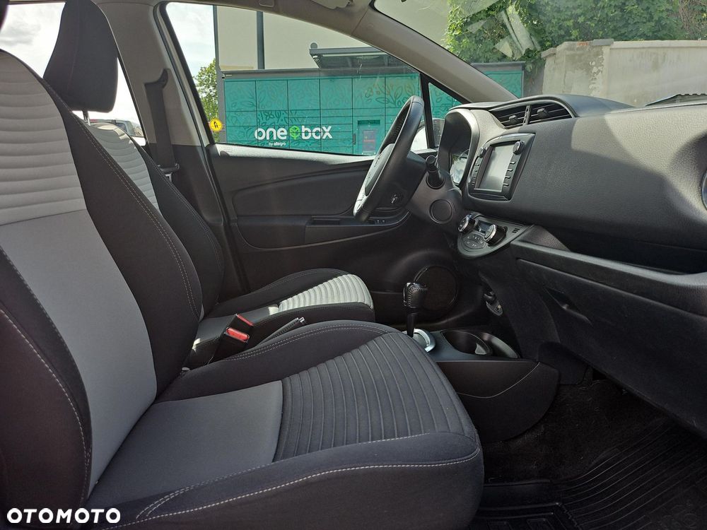 Toyota Yaris - 10