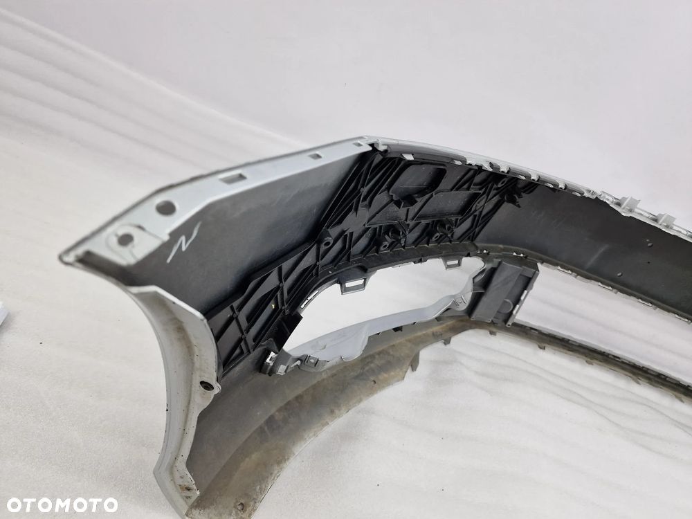 VW PASSAT B7 3AA 10- ZDERZAK PRZEDNI PRZÓD , ŁADNY , SREBRNY METALIK , BEZ SPRYSKÓW I PDC , NR AUKCJI NZ846 - 16