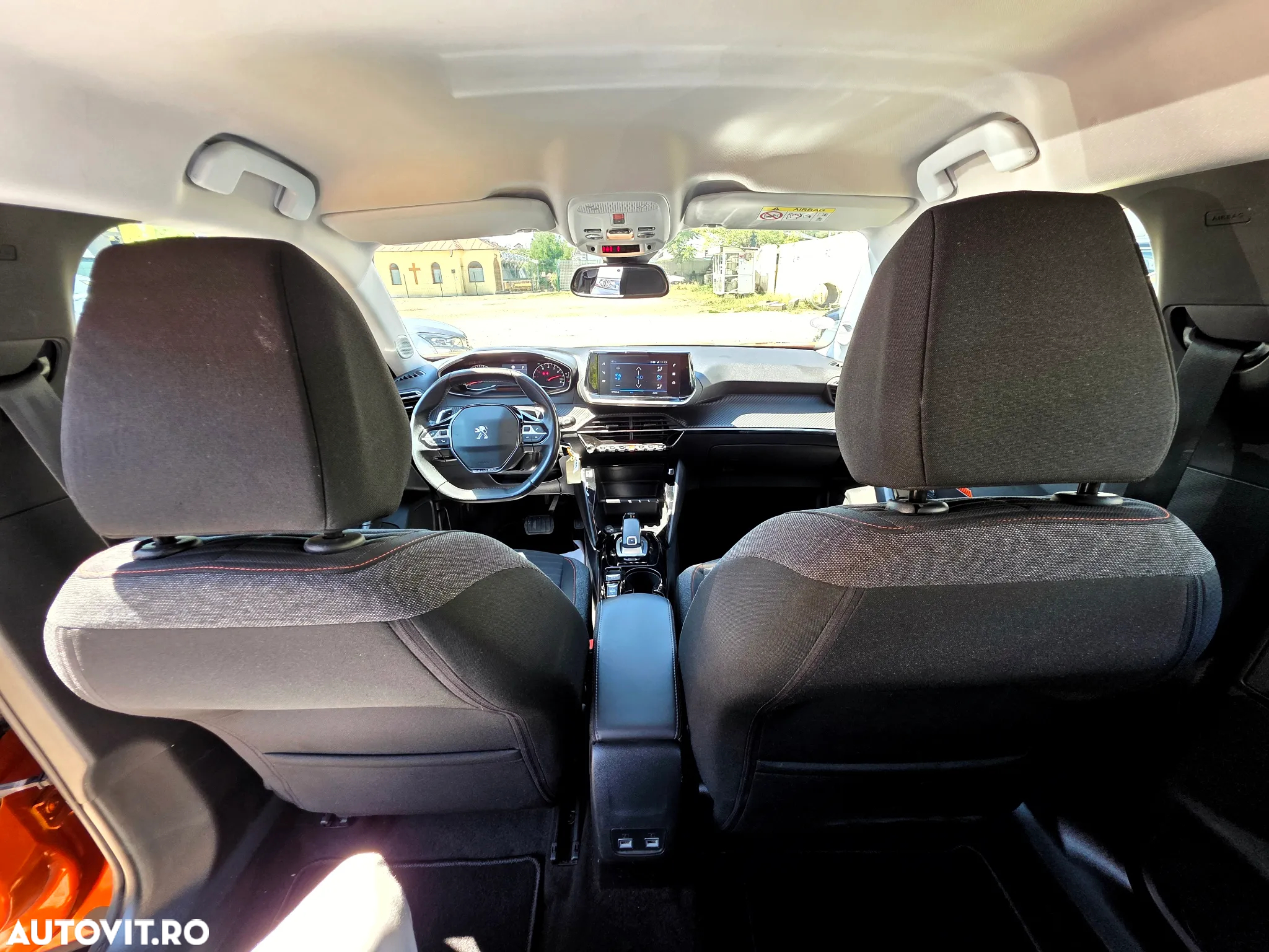 Peugeot 2008 PureTech 130 EAT8 Allure - 18